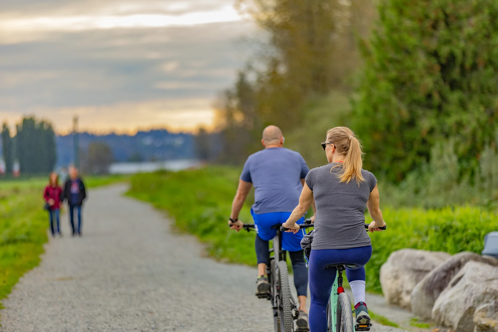 Whether it’s hiking Bear Mountain Park, teeing off at Mission Golf & Country Club, or catching a movie at SilverCity Cinemas, there’s no shortage of recreation. The Mission Leisure Centre offers swimming, fitness, and more, while Rotary Sports Park and Jack Poole Harbourside Park provide space for sports and picnics. Rain or shine, boredom is never an option.